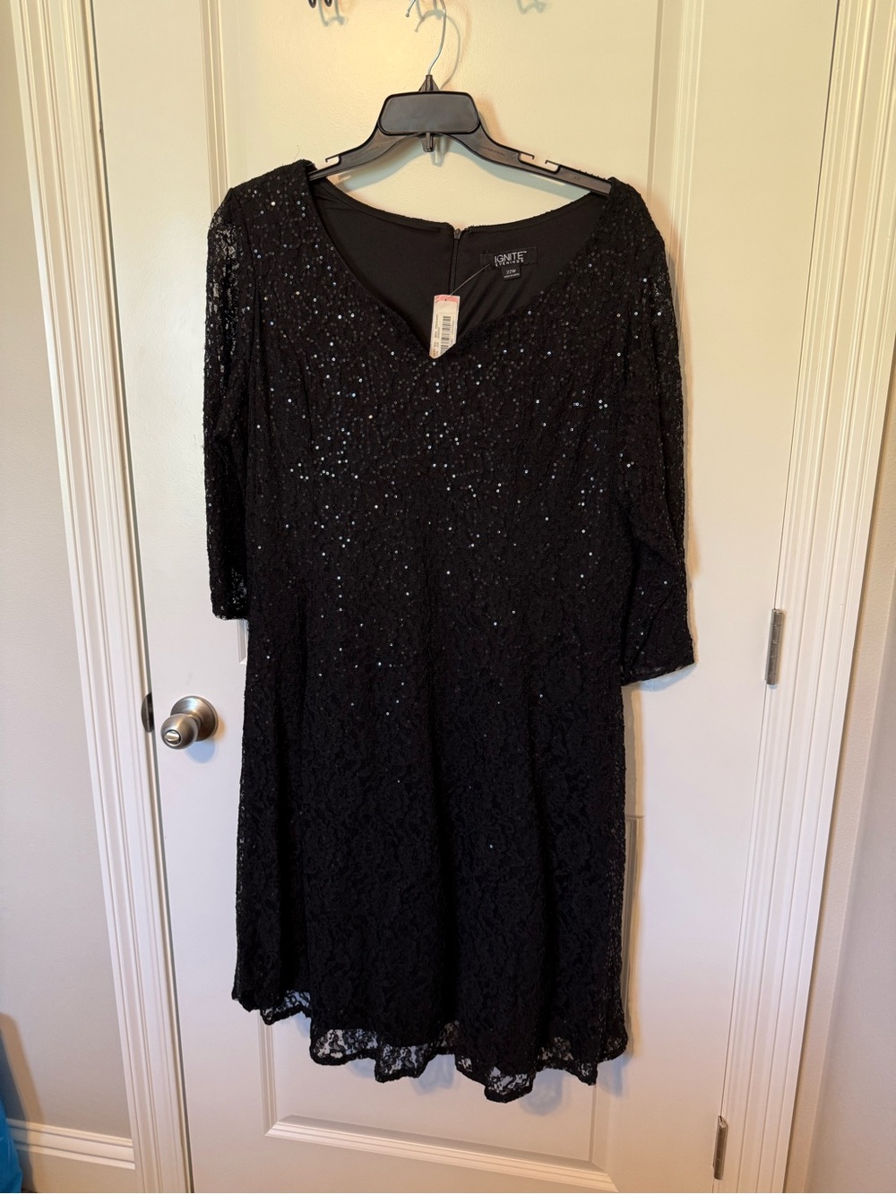 IGNITE EVENING Black Sequin Lace V-Neck Long Sleeve Dress